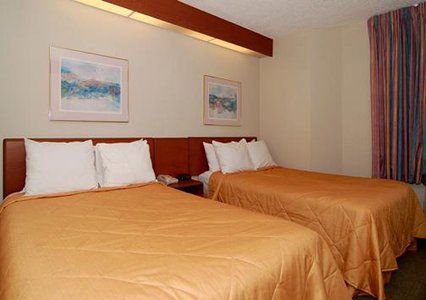 Sleep Chain Of Lakes Inn